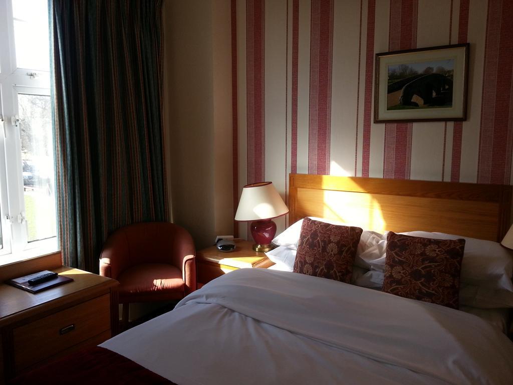 Cadogan Hotel Ньюмаркет Экстерьер фото